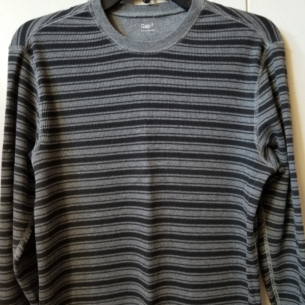 GAP Thermal Mens Small Black/ Dark Gray Stripes